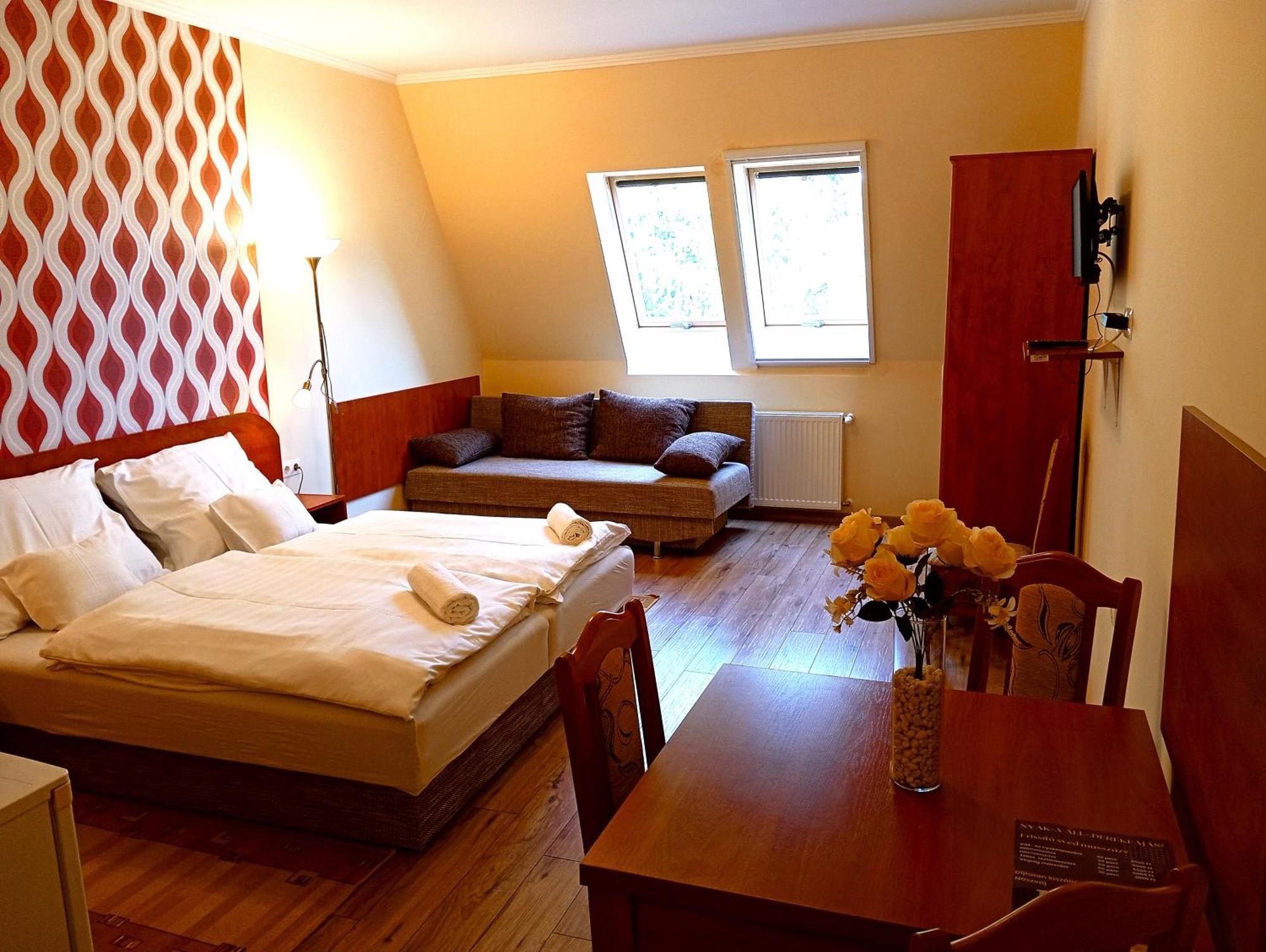Patak-Party Apartmanok Bogács Екстериор снимка